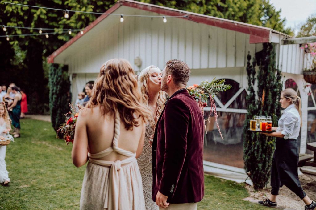 Thank you <strong> Marysha Jones </strong> for sharing your lovely wedding with us <br>