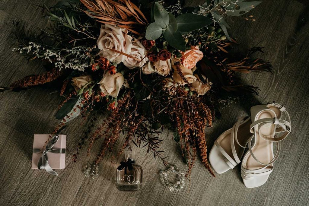 Thank you <strong> Amber and Joel </strong> for sharing your lovely wedding with us <br>