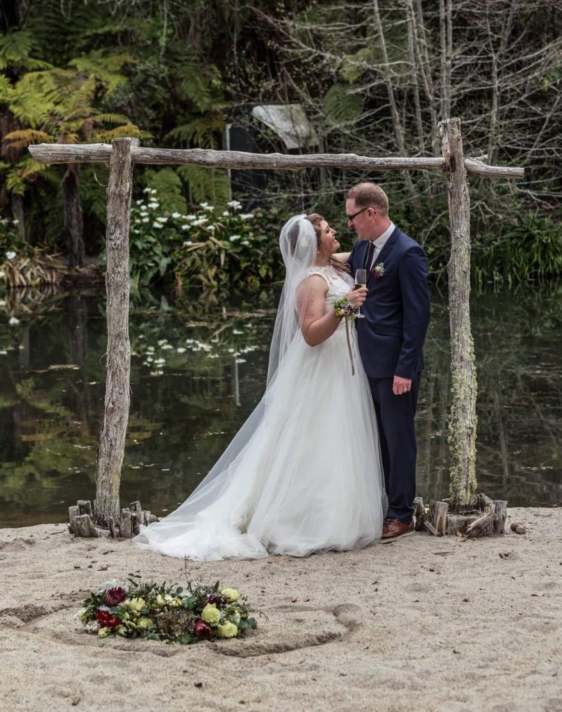 Thank you <strong> Amanda Hoebergen </strong> for sharing your lovely wedding with us <br>
