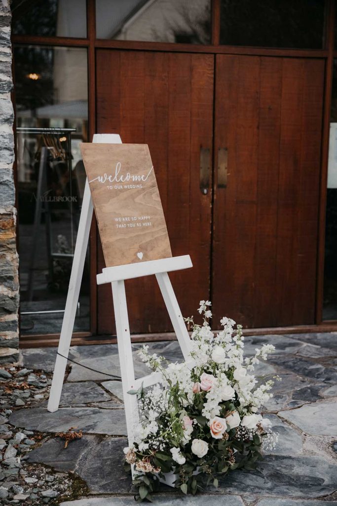 Thank you <strong> Isabelle Boshier </strong> for sharing your lovely wedding with us <br>